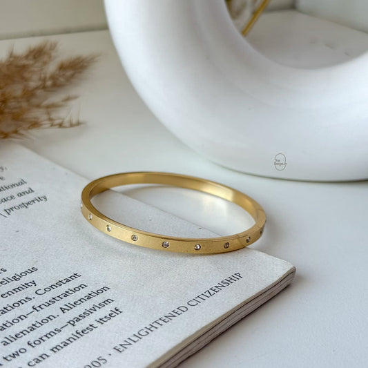 Relleth Round Bangle