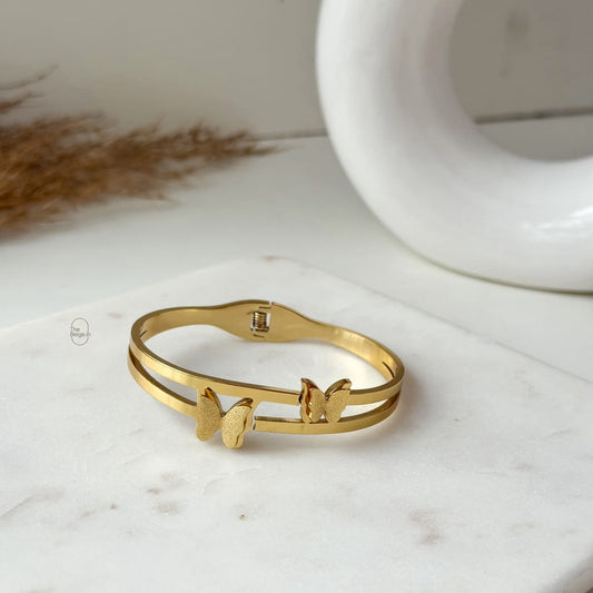 Ruby Butterfly Front Openable Band