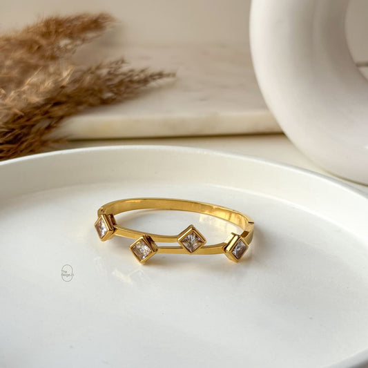 White- lein Baby Bangle