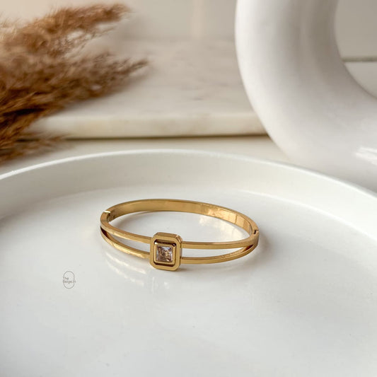 White Nehr Baby Bangle