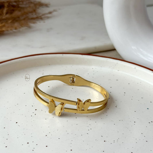 Ruby Butterfly Front Openable Band