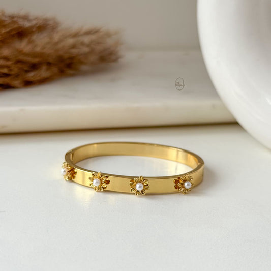Hera Daisy White Baby Bangle