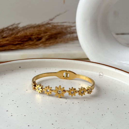 Daisy Zereen Front Openable